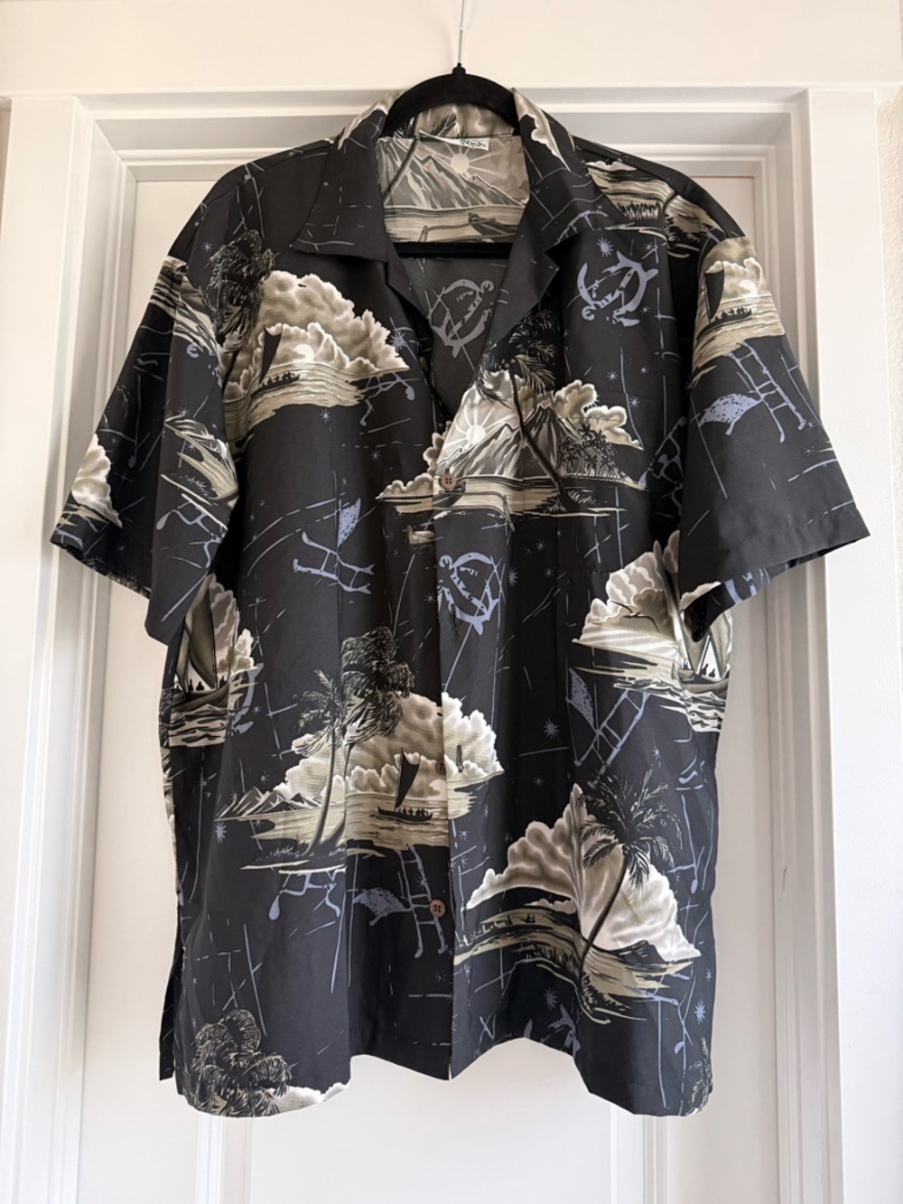 Men's Black Hawaiian Shirt